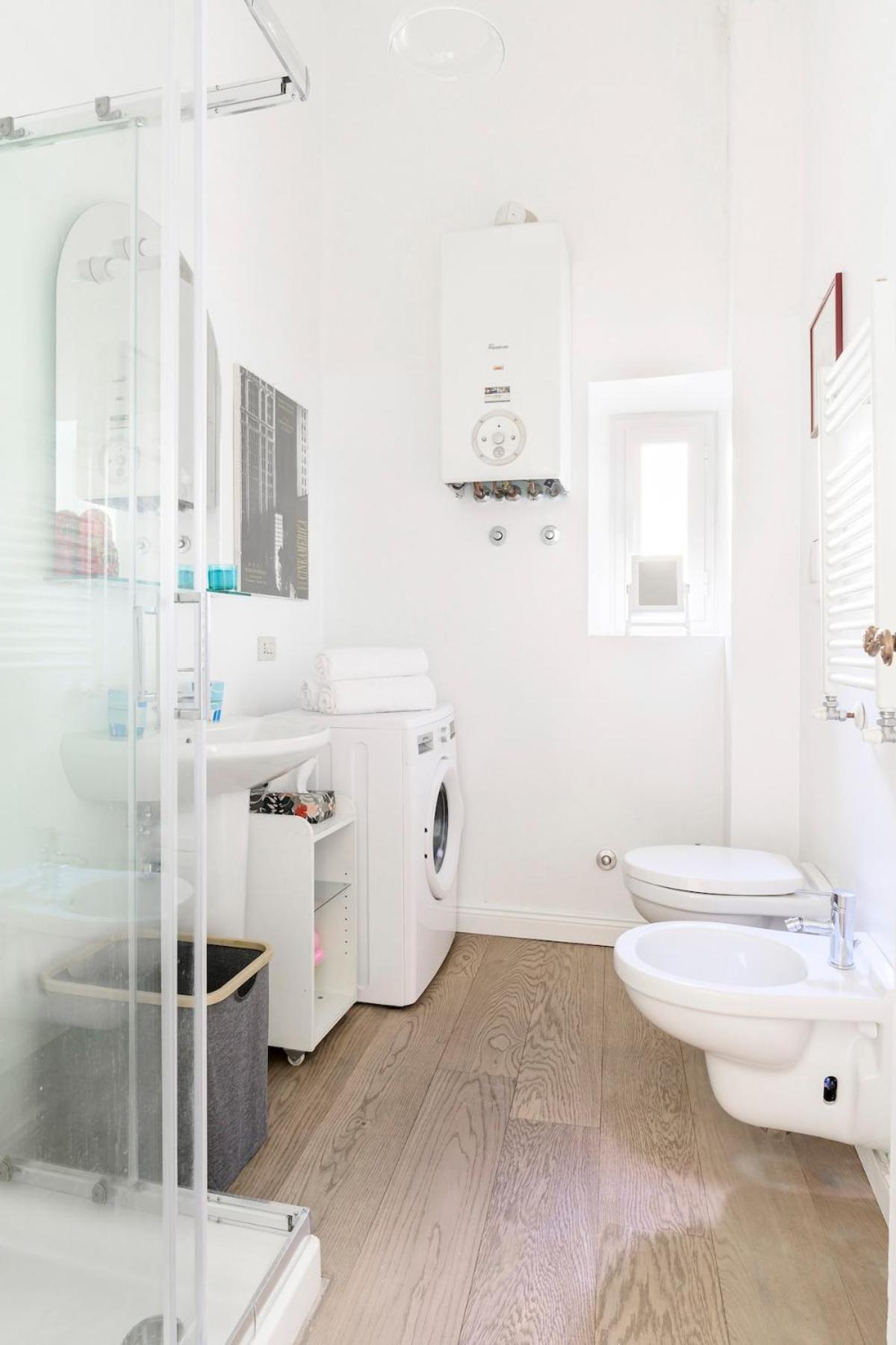 Appartamento Principe House, Rome, 3 Bedroom 2 Bath, Elegant Full Of Light